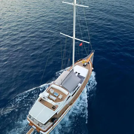 Botel Sharazan